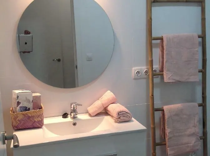 Pink Lemon Apartment *